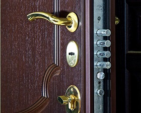 Замена замка на металлической двери Legran в Торжке