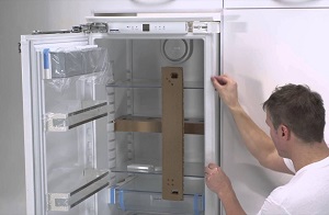 Установка встраиваемого холодильника в Торжке